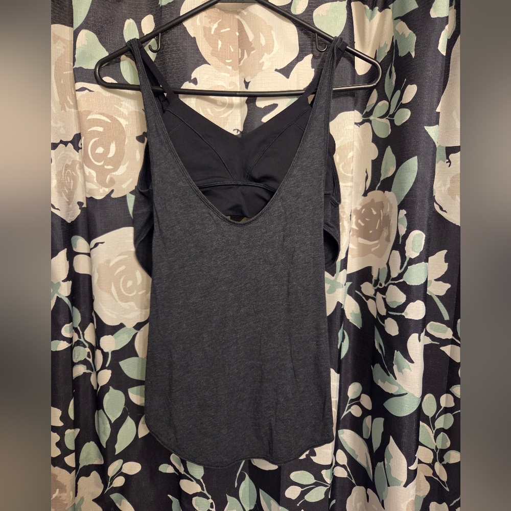 Lululemon Twist & Turn Tank With Built In Bra